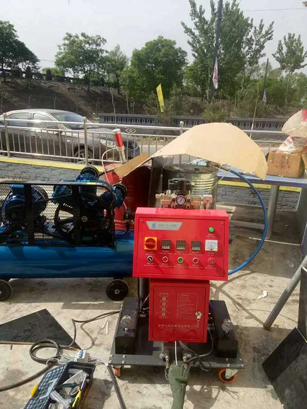 III（E）聚氨酯噴涂機