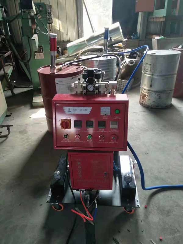 JNJX-III(D)型聚氨酯發(fā)泡機(圖2) 不銹鋼水箱保溫發(fā)泡JNJX-III(D)型聚氨酯發(fā)泡機