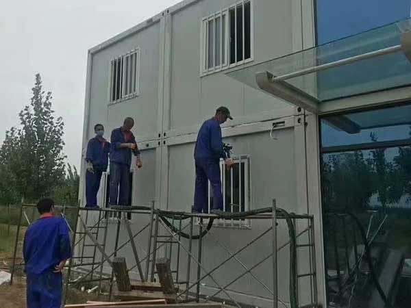 樓房做保溫層的聚氨酯材料用什么發(fā)泡機?(圖1) 樓房做保溫層的聚氨酯材料噴涂