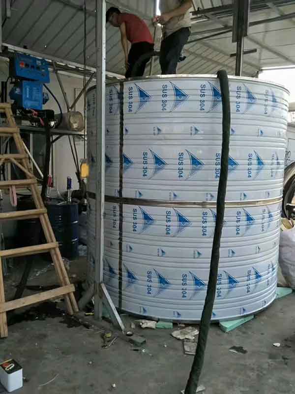 水箱保溫的保溫層可以填充聚氨酯發泡嗎 不銹鋼能用嗎(圖1) 水箱保溫的保溫層可以填充聚氨酯發泡