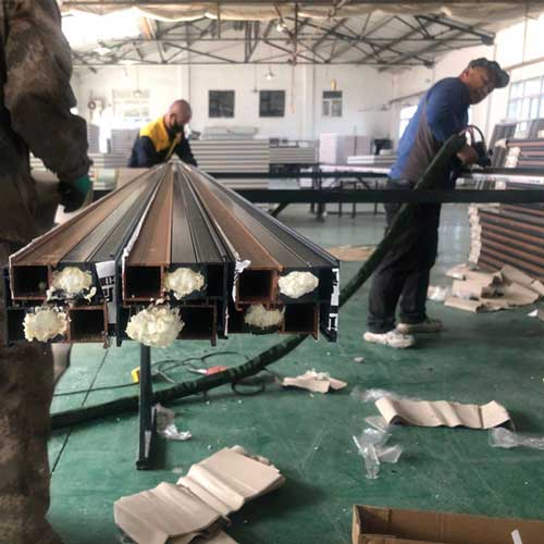 聚氨酯澆注噴涂機 型材澆注發泡(圖2) 型材澆注發泡案例