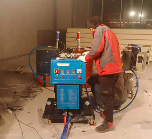 冷庫(kù)噴涂聚氨酯機(jī)子是什么樣的(圖1) Q2600冷庫(kù)噴涂聚氨酯機(jī)子