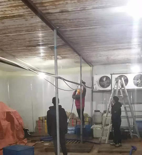 冷庫(kù)噴涂聚氨酯機(jī)子是什么樣的(圖2) 冷庫(kù)噴涂聚氨酯機(jī)子施工案例