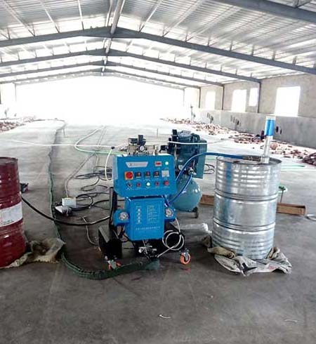 Q2600聚氨酯噴涂機設備