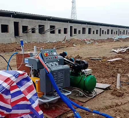 養殖場噴涂(圖3) H5600液壓養殖場噴涂機器